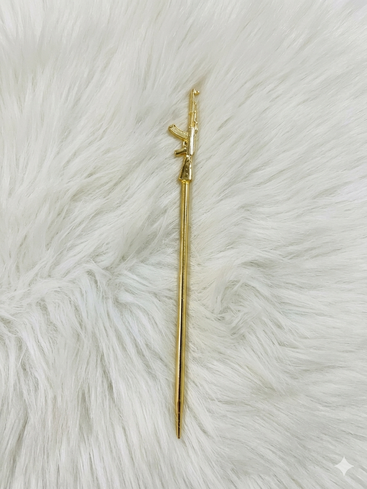 striking Gold-Finished Silai