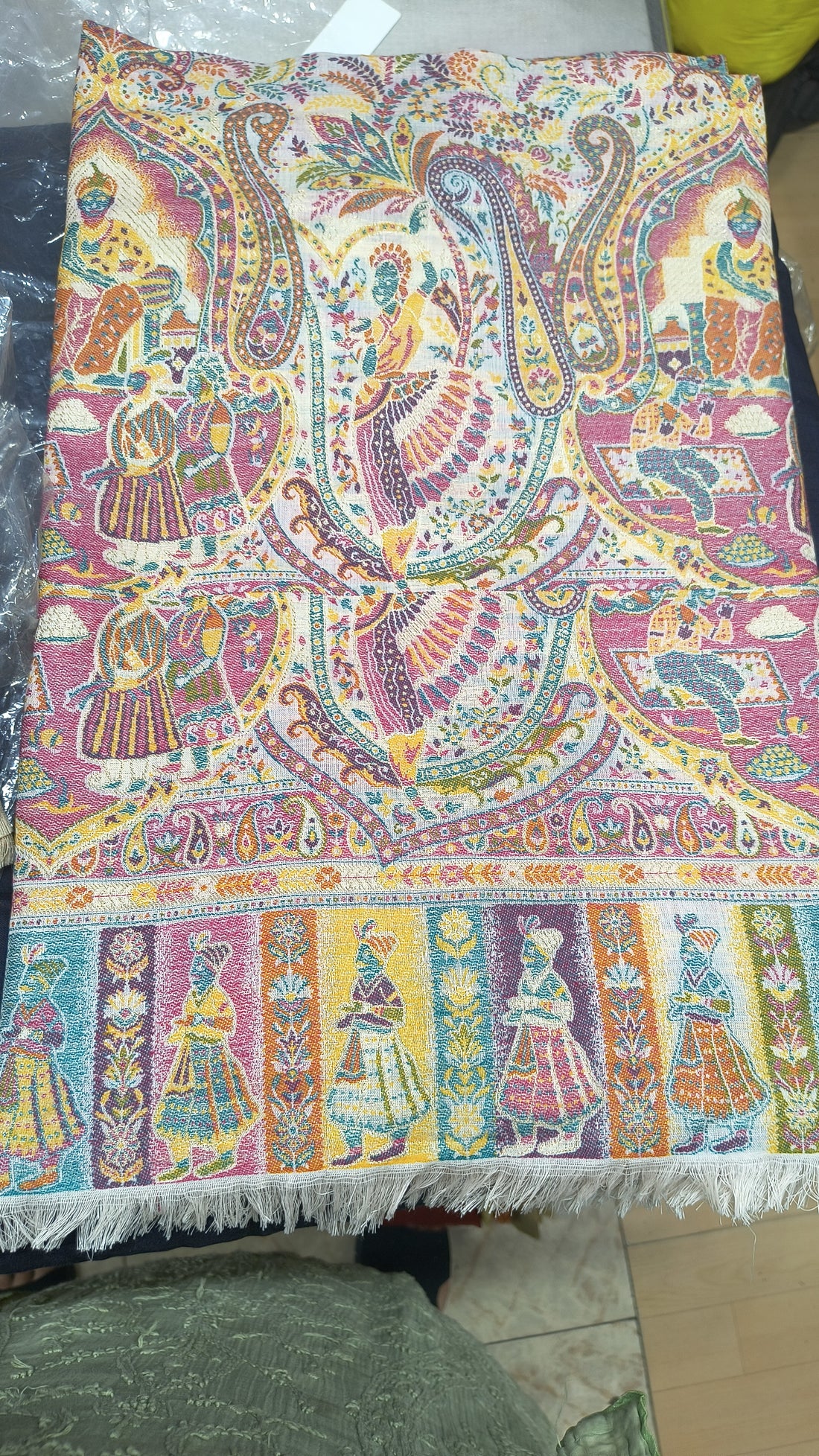 Premium Designer Printed Shawl – Traditional Heritage Collection